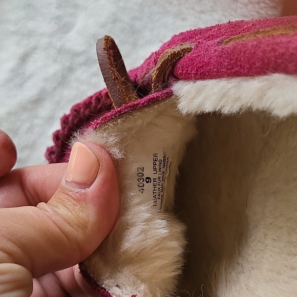 Minnetonka Cally Moccasins - Picture 5 of 5